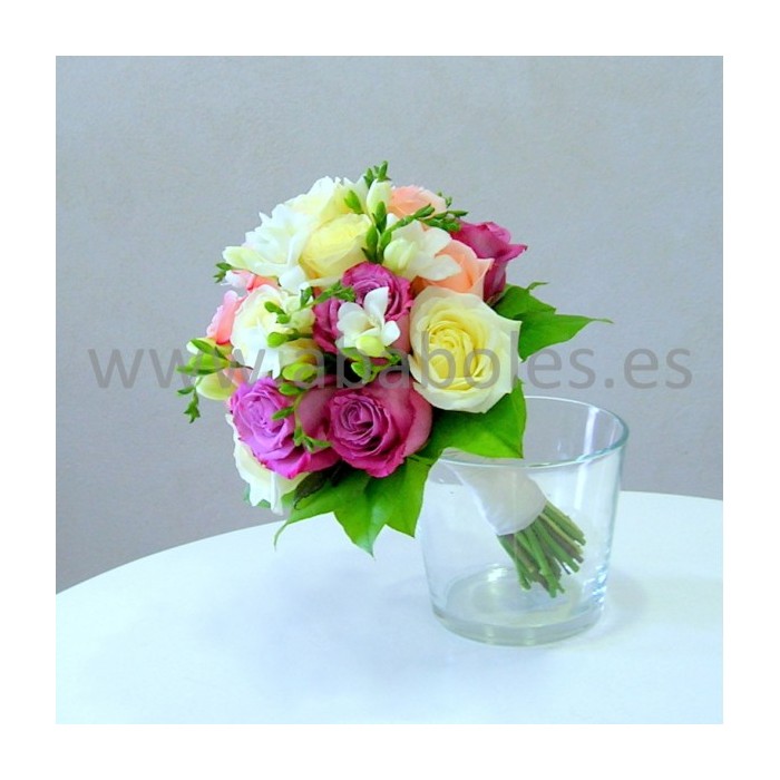 Bouquet de Rosas y Freesias