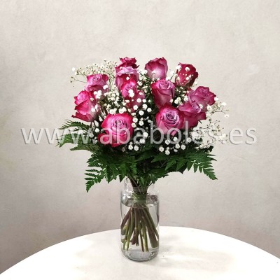 12 Rosas Fucsias de tallo corto
